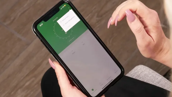 Clicca sul simbolo '+' in alto a destra, seleziona 'Gestione dispositivi'.