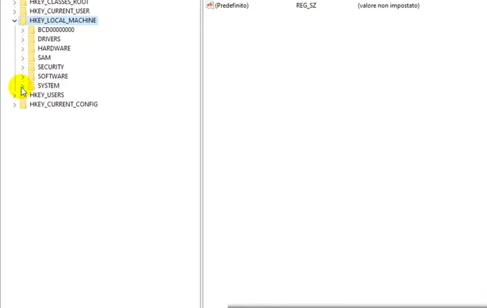 Navigare fino alla chiave `HKEY_LOCAL_MACHINE\SYSTEM\CurrentControlSet\Control\SecurityProviders\SCHANNEL\Protocols`.