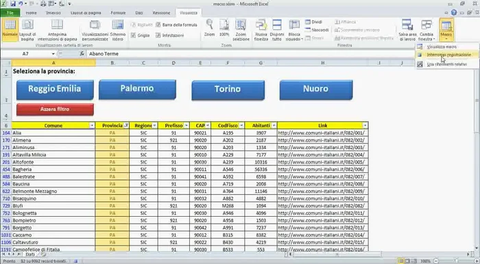 Interrompere la registrazione della macro cliccando su 'Interrompi registrazione'.