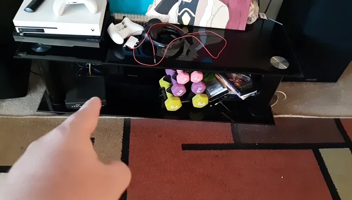 Riavvia il router: Scollega il router dalla corrente per 15 minuti, poi ricollegalo. Controlla se la presa intelligente funziona dopo il riavvio.