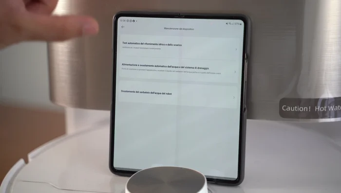 Gestisci le impostazioni di notifiche, controllo remoto, gestione Wi-Fi e manutenzione del dispositivo.