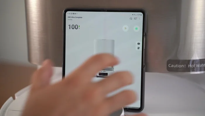 Utilizza la funzione audio a due vie per comunicare con il robot.