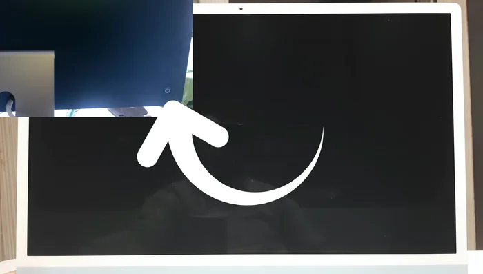 Premere il tasto Maiusc e fare clic sull'opzione "Continua in modalità provvisoria".