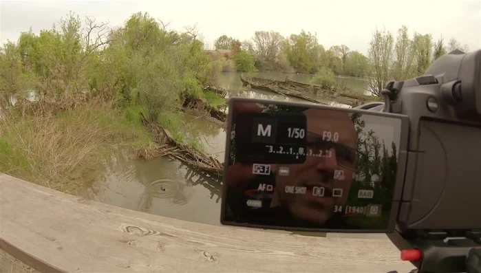 Scattare la seconda foto sottoesposta.