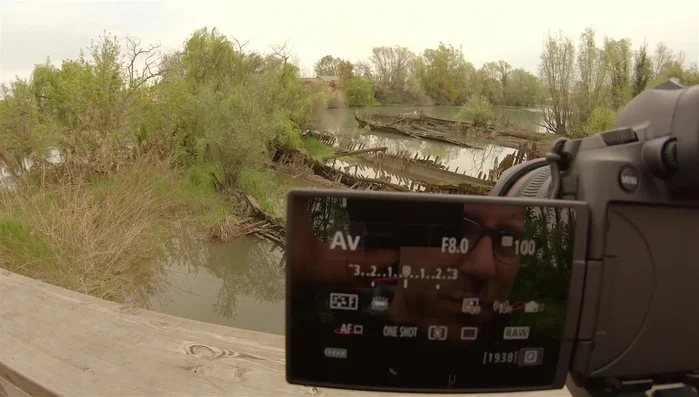 Attivare lo scatto a raffica.