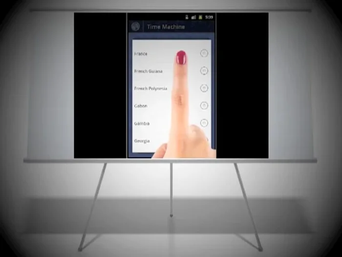 Se necessario, modifica l'ora manualmente come descritto nei passaggi 2-4.