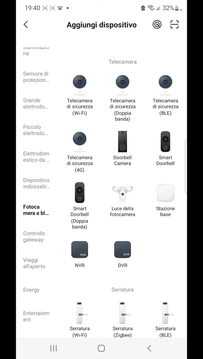 Scegli il tipo di telecamera: 'Telecamera di sicurezza WiFi' (per telecamere WiFi) o 'Telecamera di sicurezza 4G' (per telecamere 4G).