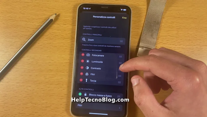 Applica filtri per migliorare la visualizzazione (scala di grigi, ecc.).