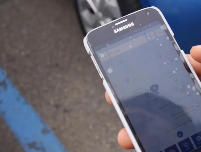 Aprire l'app e individuare la vettura più vicina alla tua posizione.