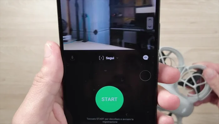 Verificare la connessione corretta visualizzando l'immagine del drone in tempo reale sullo schermo dello smartphone.