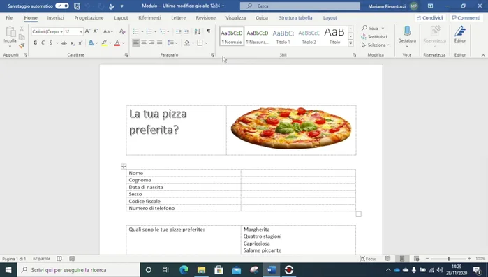 Aprire Microsoft Word e accedere al menu 'Sviluppo'.