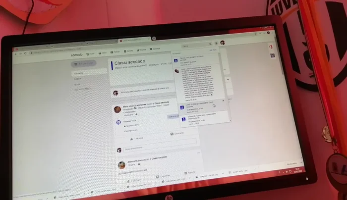 Selezionare l'esercizio da inviare (es. 'Esercizio dialogo 10').