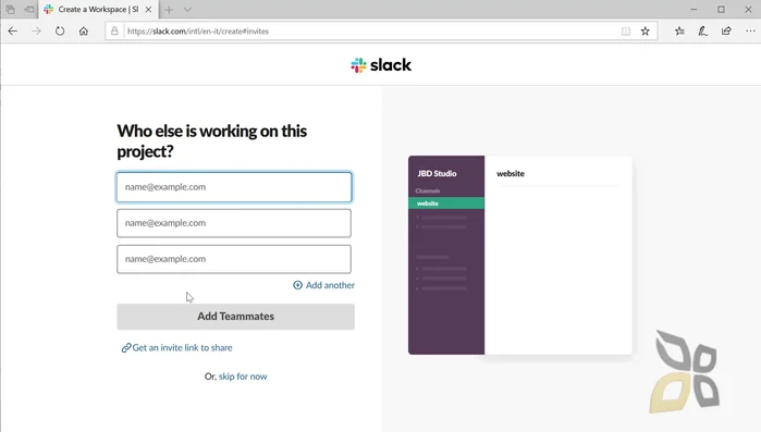 Aggiungi i membri del tuo team inserendo le loro email.