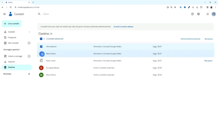 Per eliminare definitivamente i contatti, selezionarli nel cestino e cliccare su "Elimina definitivamente".