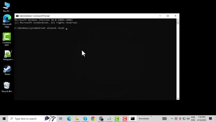 Digita `net winsock reset` e premi Invio.