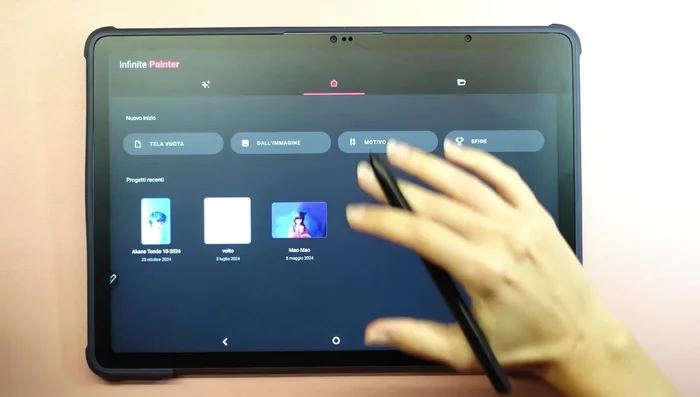 Creare un nuovo documento cliccando su 'Tela vuota'. Scegliere l'orientamento (verticale, orizzontale, quadrato) e le dimensioni.