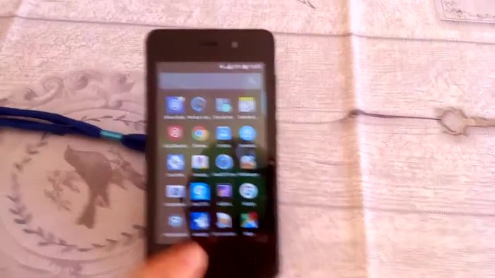 Apri le Impostazioni del tuo telefono.