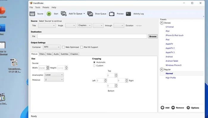 Trascina e rilascia il file video nel programma.