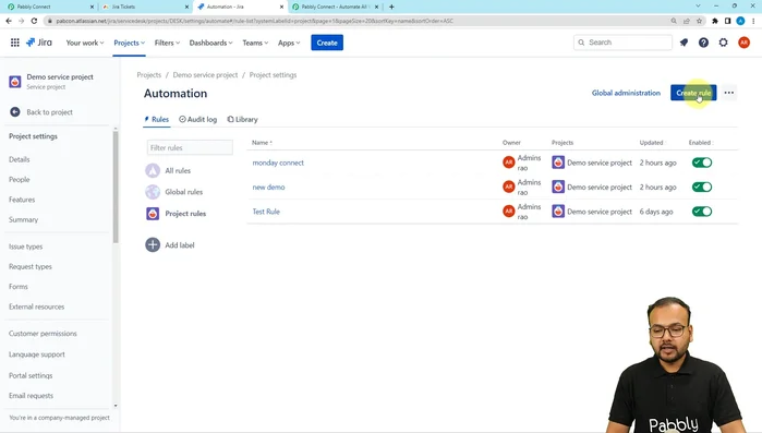 Configurazione delle impostazioni di automazione in Jira: Creare una nuova regola sotto "Automazione" nelle impostazioni del progetto. Selezionare "Problema in transizione" come trigger e specificare la transizione di stato.