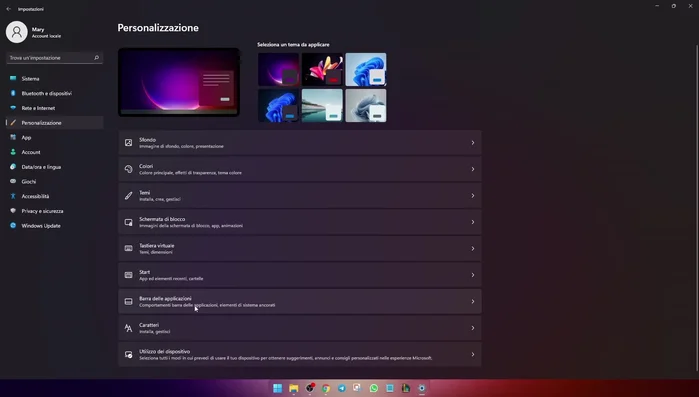 In caso di problemi, vai su Impostazioni > Personalizzazione > Barra delle applicazioni > Comportamenti della barra delle applicazioni e imposta l'allineamento al centro (se necessario, prima a sinistra poi al centro).