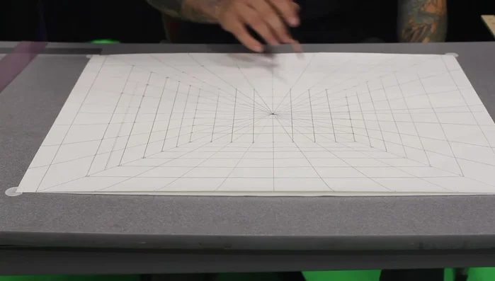 Aggiungere spessore alle linee per guidare l'occhio dell'osservatore e dare profondità al disegno.
