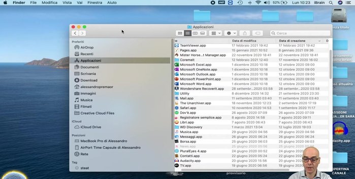 Andare nella cartella Applicazioni.