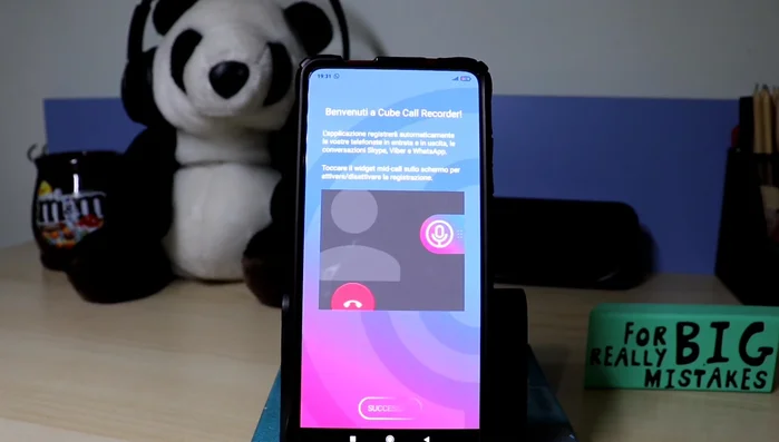 Concedi tutte le autorizzazioni richieste dall'app (accesso al microfono, gestione chiamate, rubrica, memorizzazione, sovrapposizione).