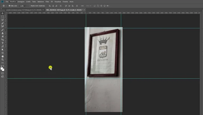 Eliminare le guide ("Visualizza > Cancella guide").