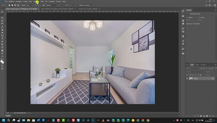 Adattare l'immagine incollata alla prospettiva dell'ambiente utilizzando le maniglie di trasformazione (Ctrl+T).