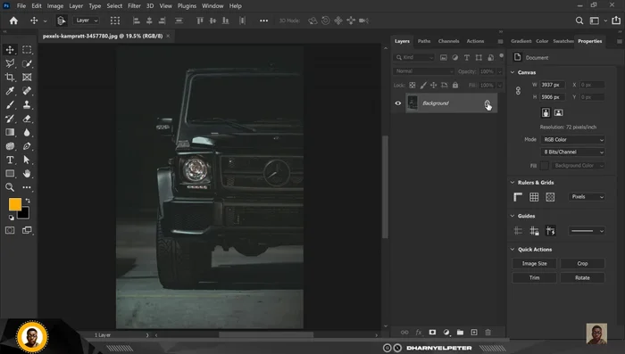 Importa l'immagine (disponibile nella descrizione del video). Convertila in oggetto avanzato per evitare la pixelatura durante il ridimensionamento.