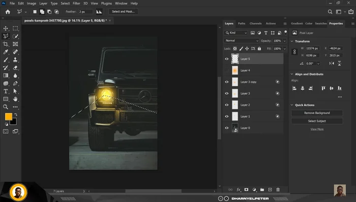 Utilizza lo strumento lazo per selezionare l'area interessata dalla rifrazione. Crea una maschera di livello per applicare la selezione. Regola la piuma della maschera per una transizione più morbida.