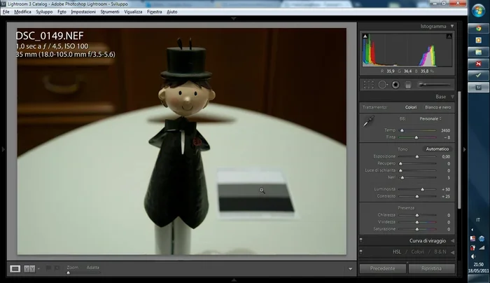 Utilizzare il contagocce per campionare il grigio della Grey Card.