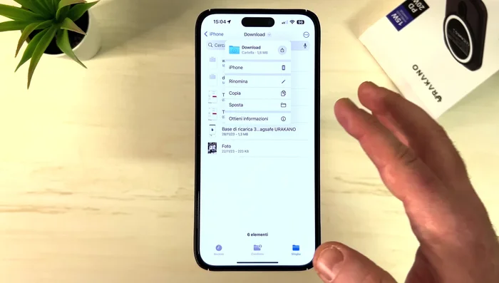 Spostare i file tra cartelle tramite trascinamento o selezione.