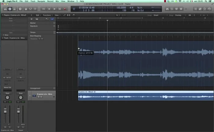 Trascinare il paletto sul transiente corretto. Ripetere il processo per le misure successive, facendo coincidere gli attacchi delle misure del progetto Logic con i transienti del brano registrato.