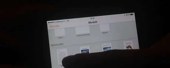 Inviare una copia del documento: permette di esportare il documento in diversi formati (es. .docx per Word) e inviarlo tramite email o messaggio.
