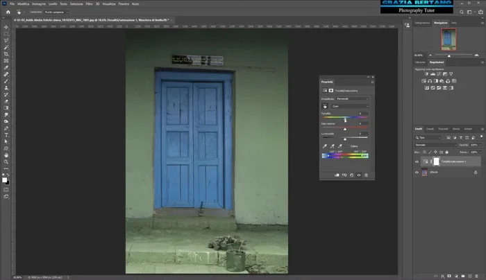 Ripetere i passaggi 3 e 4 per gli altri colori che si vogliono modificare (es: la porta ciano).