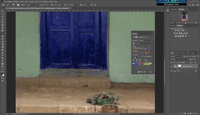 Per una maggiore precisione, utilizzare pennelli di dimensioni ridotte e durezza bassa (o zero) per le zone più delicate, variando l'opacità per un'applicazione graduale del colore.