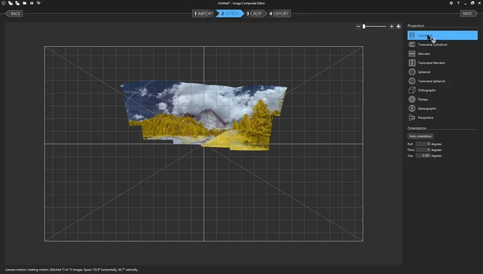 Scegli il tipo di proiezione (cilindrica è consigliata per panoramiche ampie), e lascia che il software unisca le immagini automaticamente.