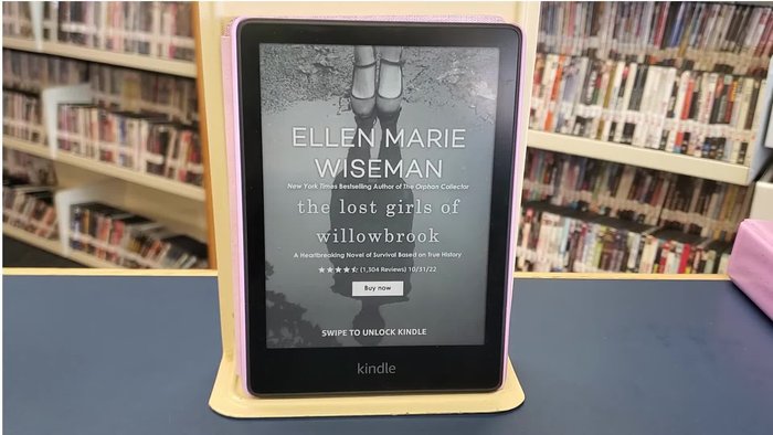 Sblocca il tuo Kindle e accedi alla schermata iniziale.