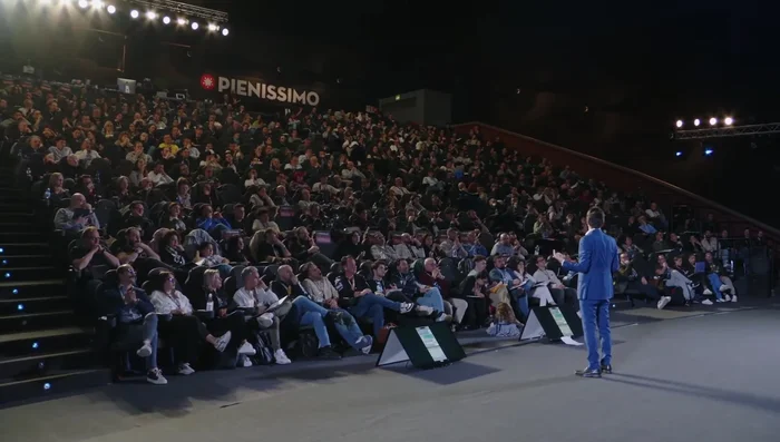 Aggiunta di informazioni aggiuntive (es. parcheggio) e personalizzazione del messaggio di conferma.