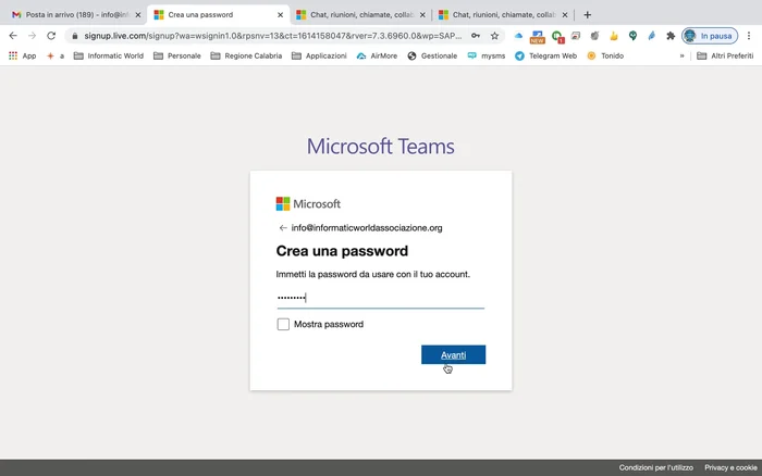 Crea e conferma una password.