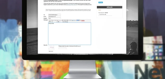Scrivi il testo del messaggio, usando l'editor di testo fornito.