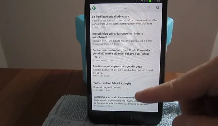 Navigazione tra le sezioni: Home, Save for Later, Discovery.