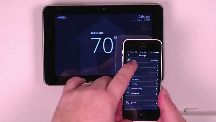 Accedi alle impostazioni avanzate: modalità assente, modalità smart away (geolocalizzazione).
