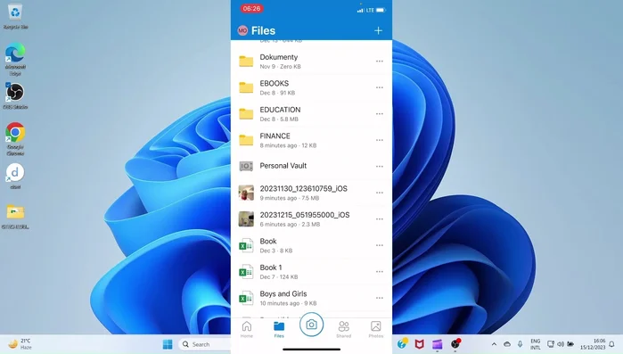Gestisci i file: elimina, condividi, rinomina e sposta file utilizzando il menu a tre punti accanto ad ogni file.