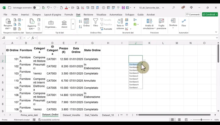 Ora, nella cella selezionata apparirà una freccia a discesa. Cliccandola, potrai scegliere un valore dall'elenco.