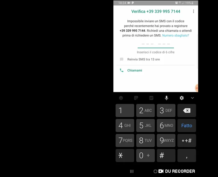 Inserisci il codice di verifica ricevuto in WhatsApp.