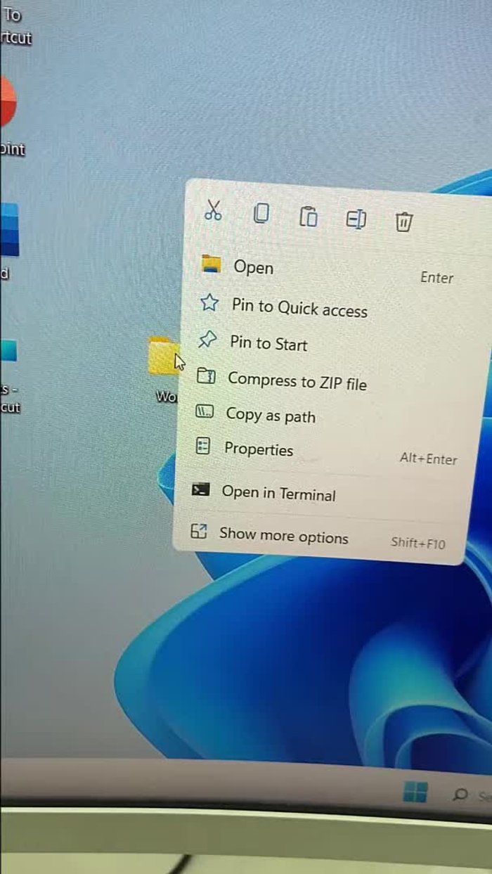 Clicca su "Condividi"