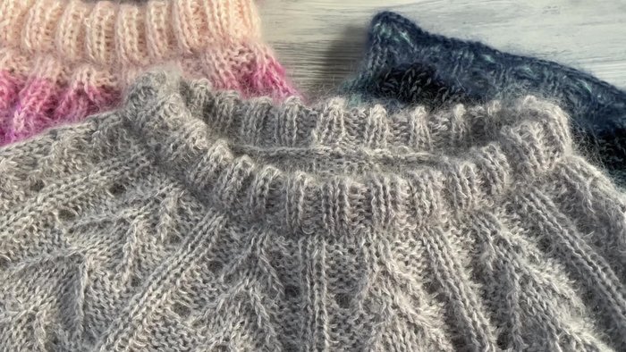 Tecnica di variazione delle righe: Variare l'altezza delle righe cambiando la combinazione dei filati. (es. inserire solo poche righe di un colore per creare un effetto dinamico).