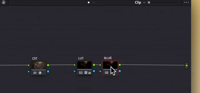 Aggiungere un nodo con l'effetto grana per aggiungere texture alla simulazione pellicola. Regolare l'intensità a proprio piacimento.